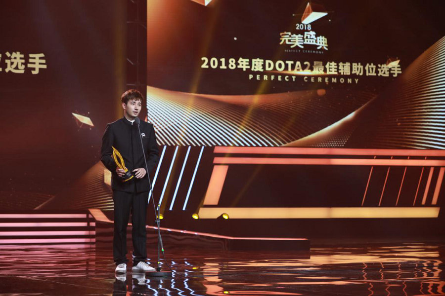 开云体育-完美赛季落幕，选手光芒熠熠