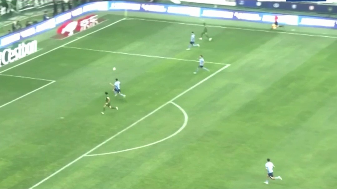 开云下载-重庆斯威主场击败北京国安，豪取三分