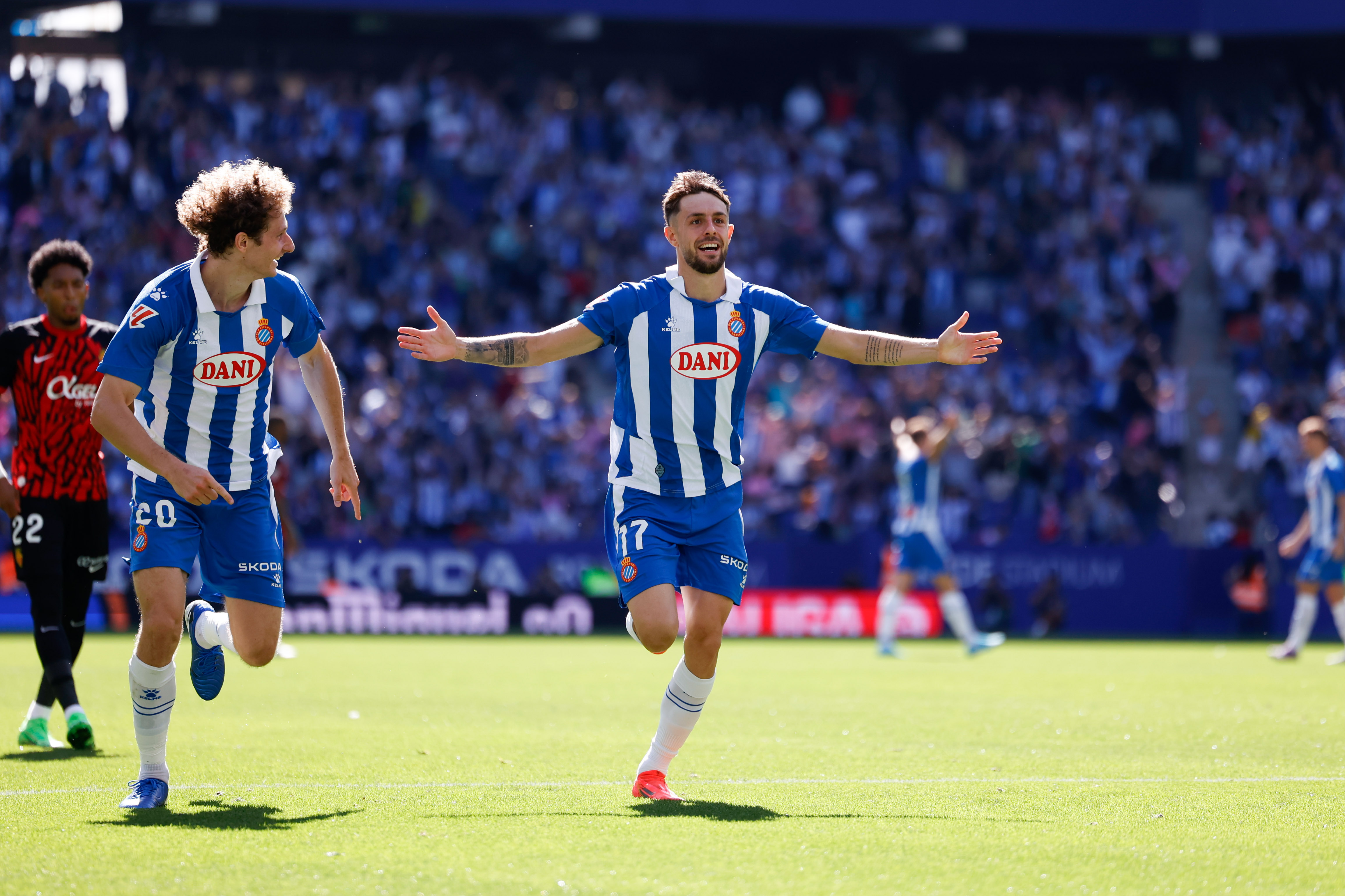 开云体育中国-西班牙队在关键比赛中展现实力，轻松取胜的简单介绍