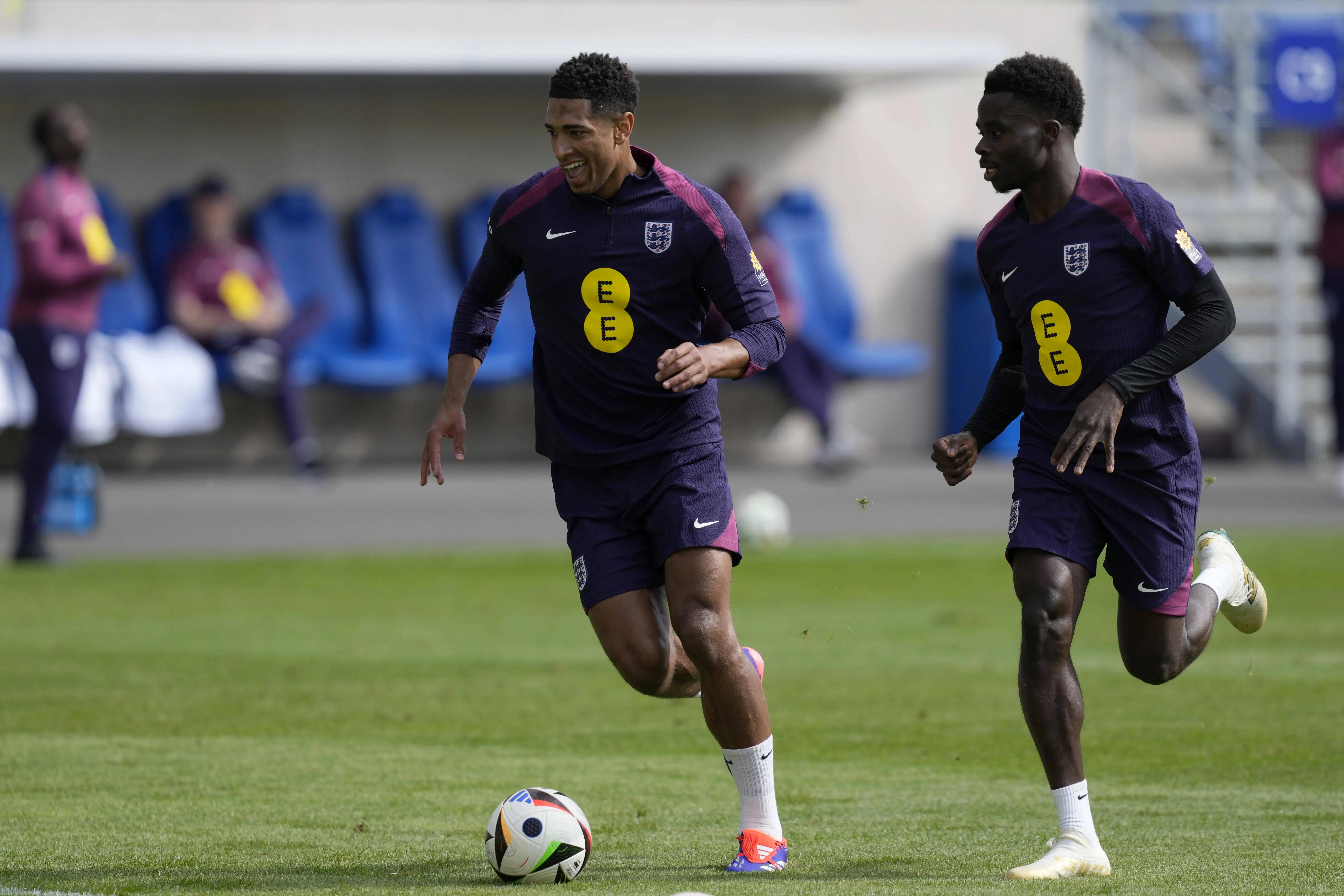 开云体育平台APP-荷兰与英格兰碰撞，争夺足球殊荣