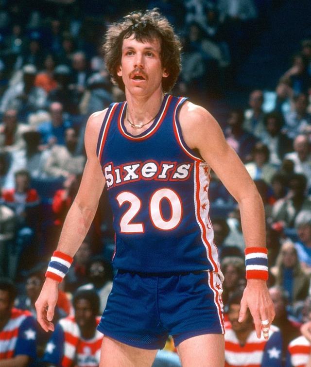 爵士队传奇球员约翰·斯托克顿入选名人堂的简单介绍