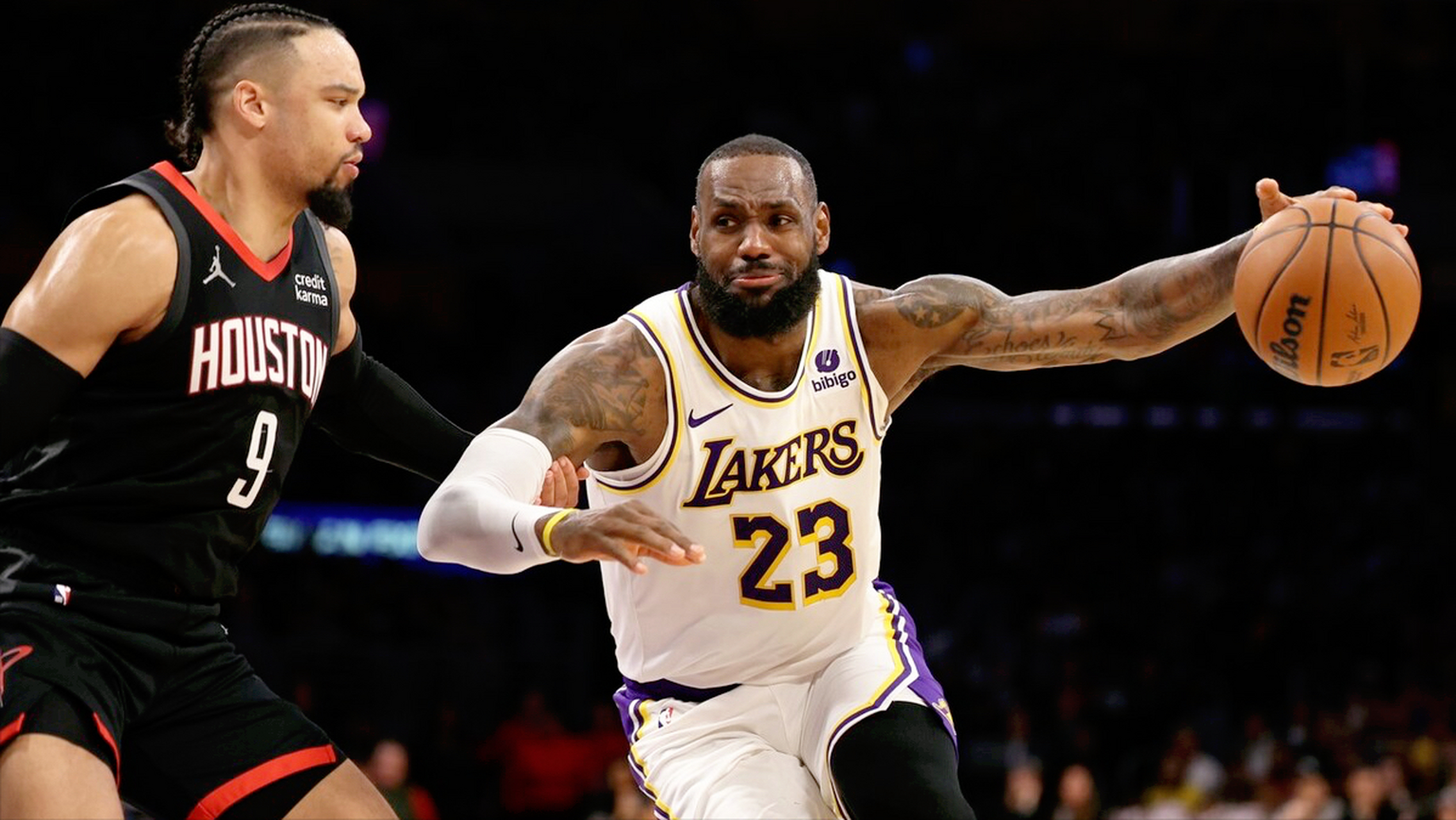 开云体育-爵士队迎战湖人，客场挑战备战需谨慎应对