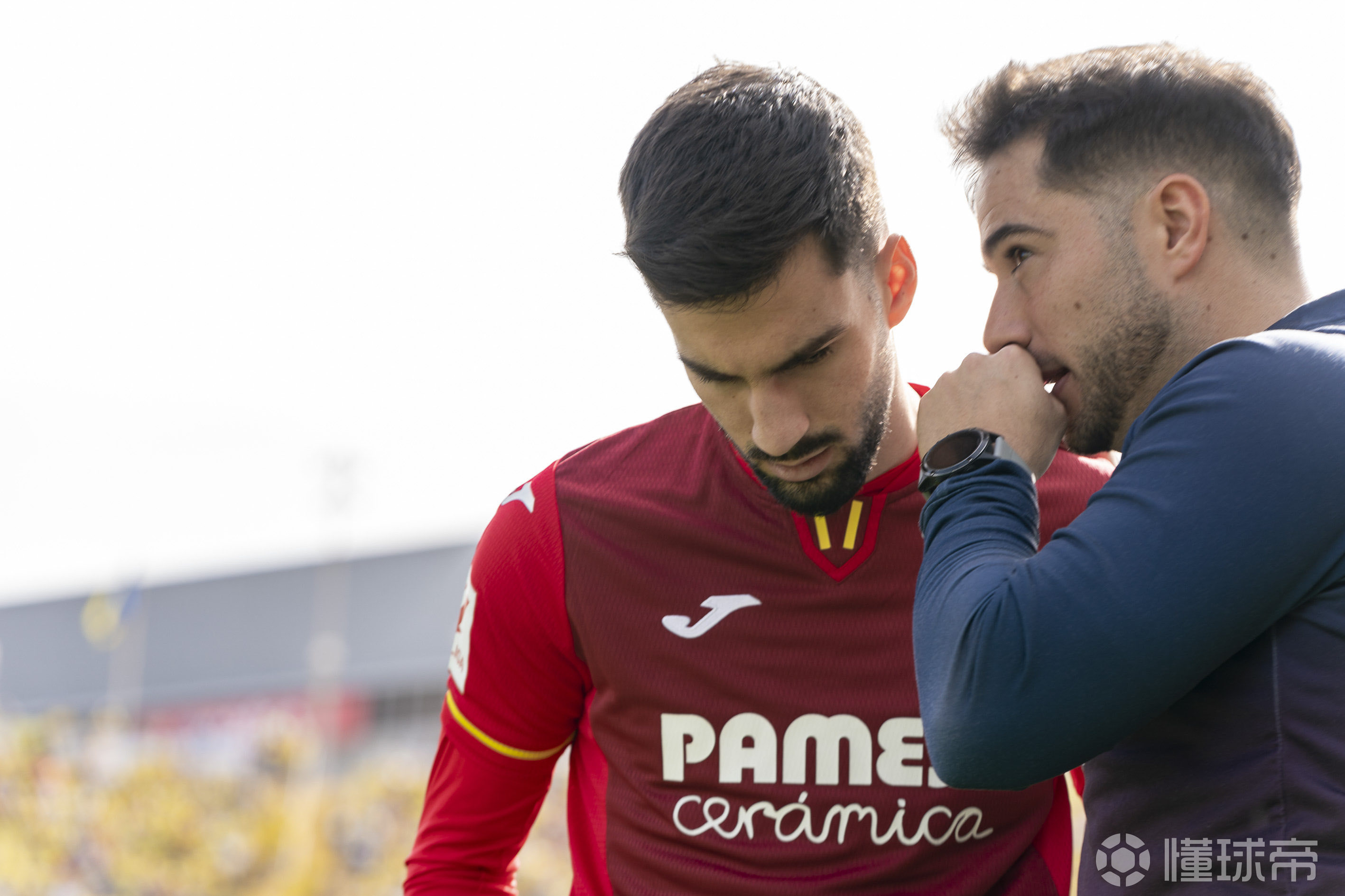 包含比利亚雷亚尔客场胜出，继续保持领先优势的词条