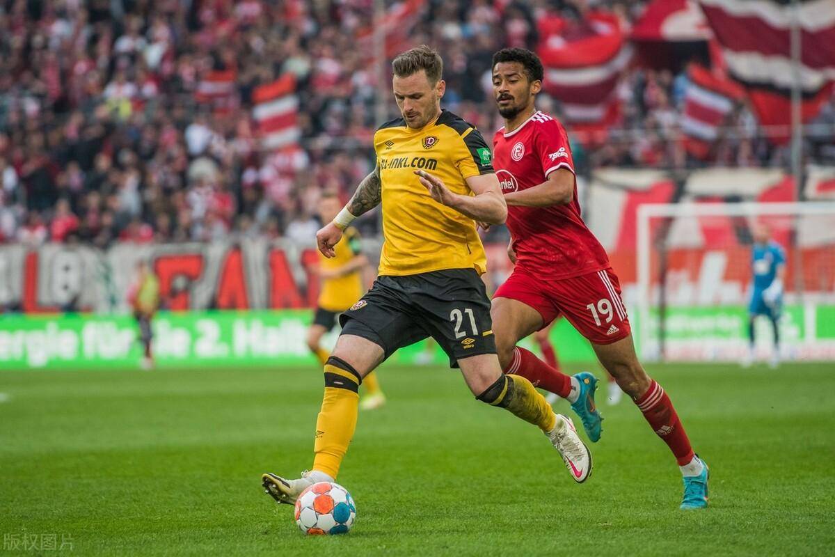 尼斯球队顽强作战，取得关键胜利的简单介绍