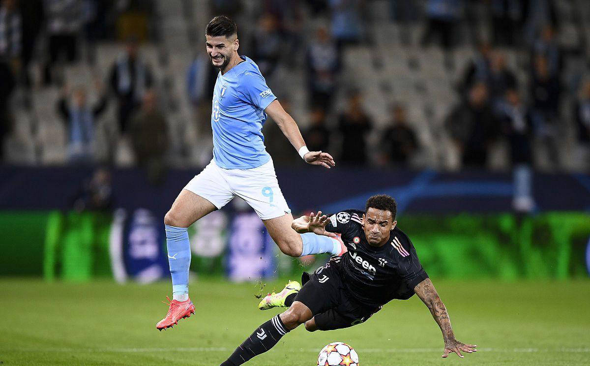 开云体育官网-包含甘冈客场逼平，保持不败纪录的词条