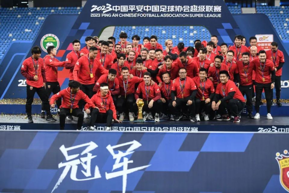 关于中超球员团结无敌，向着冠军大步前进的信息