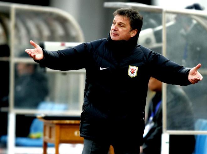 黑山队备战教练赛，期待取胜