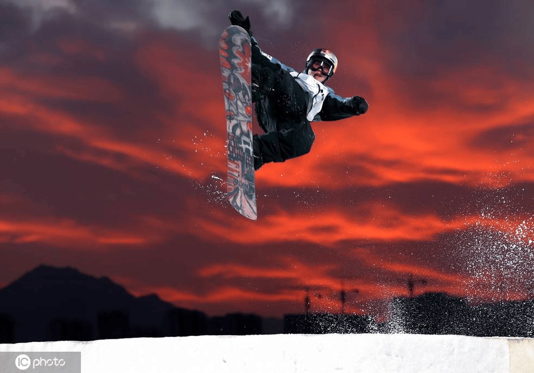 哥伦比亚选手再次登上射击比赛领奖台的简单介绍