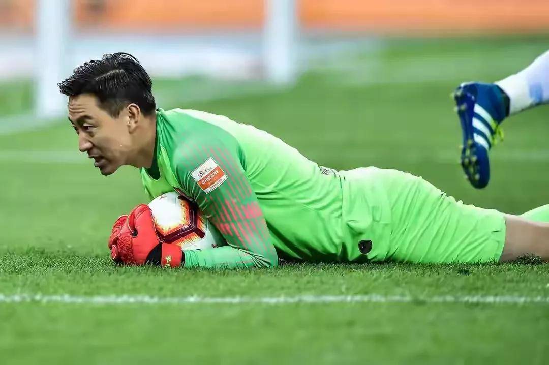 开云APP-足球联赛裁判员执法严格遭队员抗议事件持续发酵的简单介绍