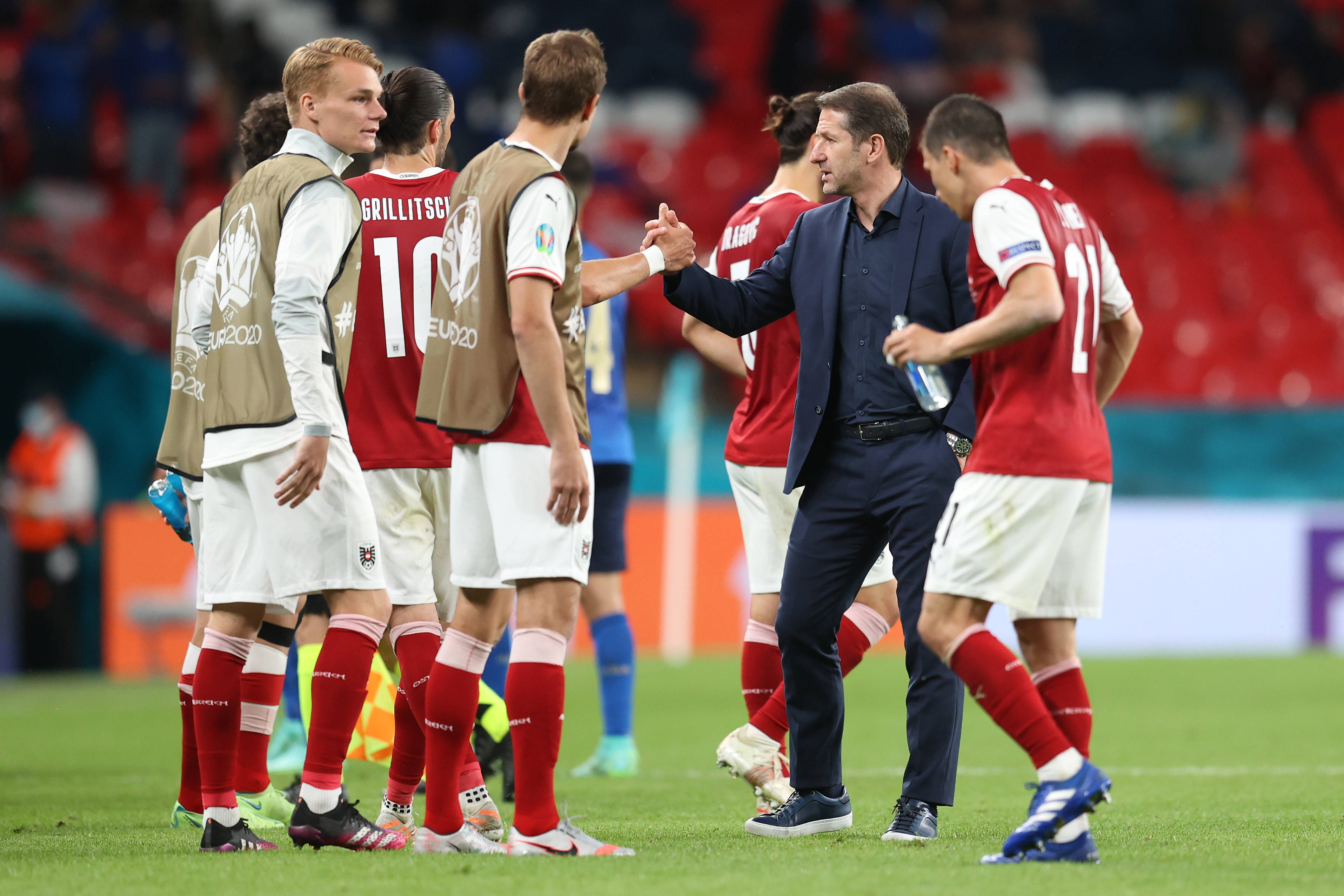 欧国联比赛激战持续，精彩场面不断上演