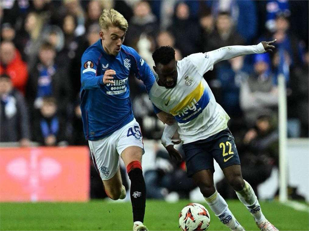 关于拉齐奥客场逼平萨索洛，欧联资格争夺激烈的信息