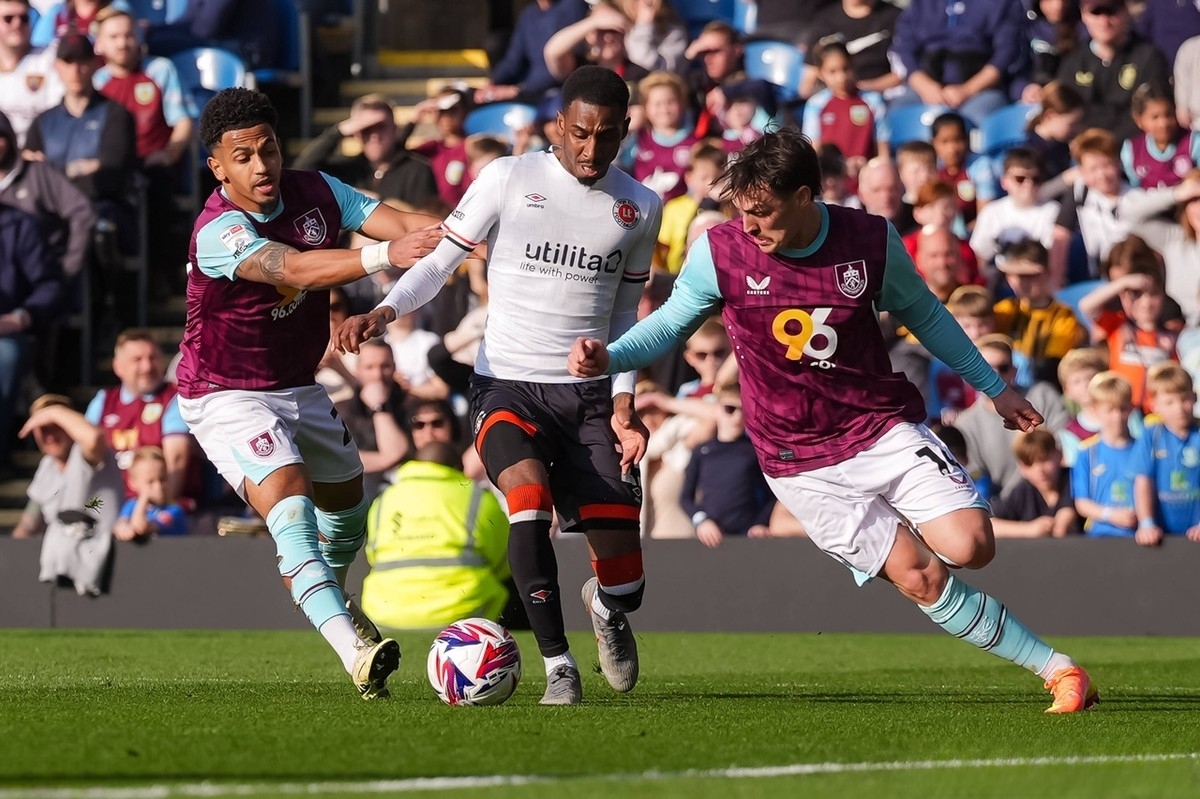 开云体育登录-西布朗联主场落败，保级前景令人担忧