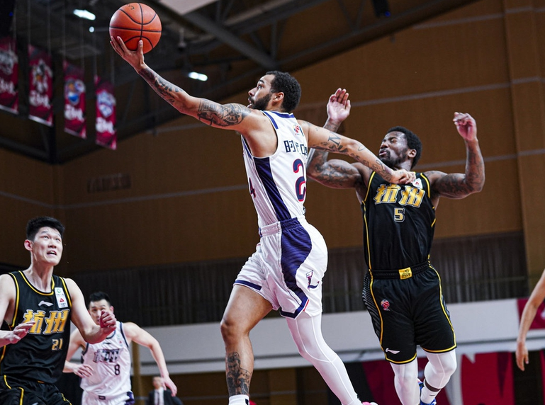 开云体育app-梅斯主场全力争胜，大胜对手取得关键三分