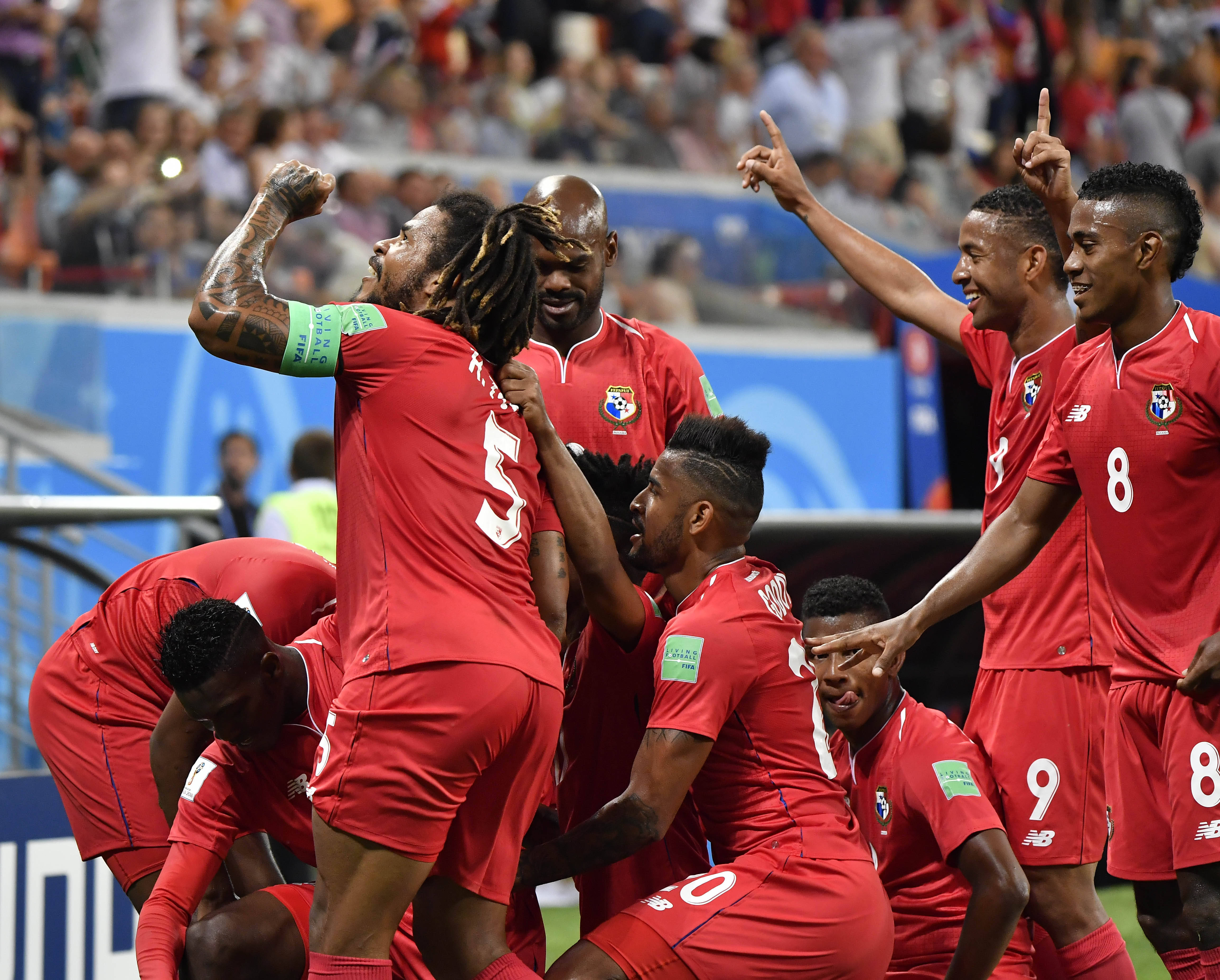 里昂球队与梅斯队展开对决，双方握手言和的简单介绍