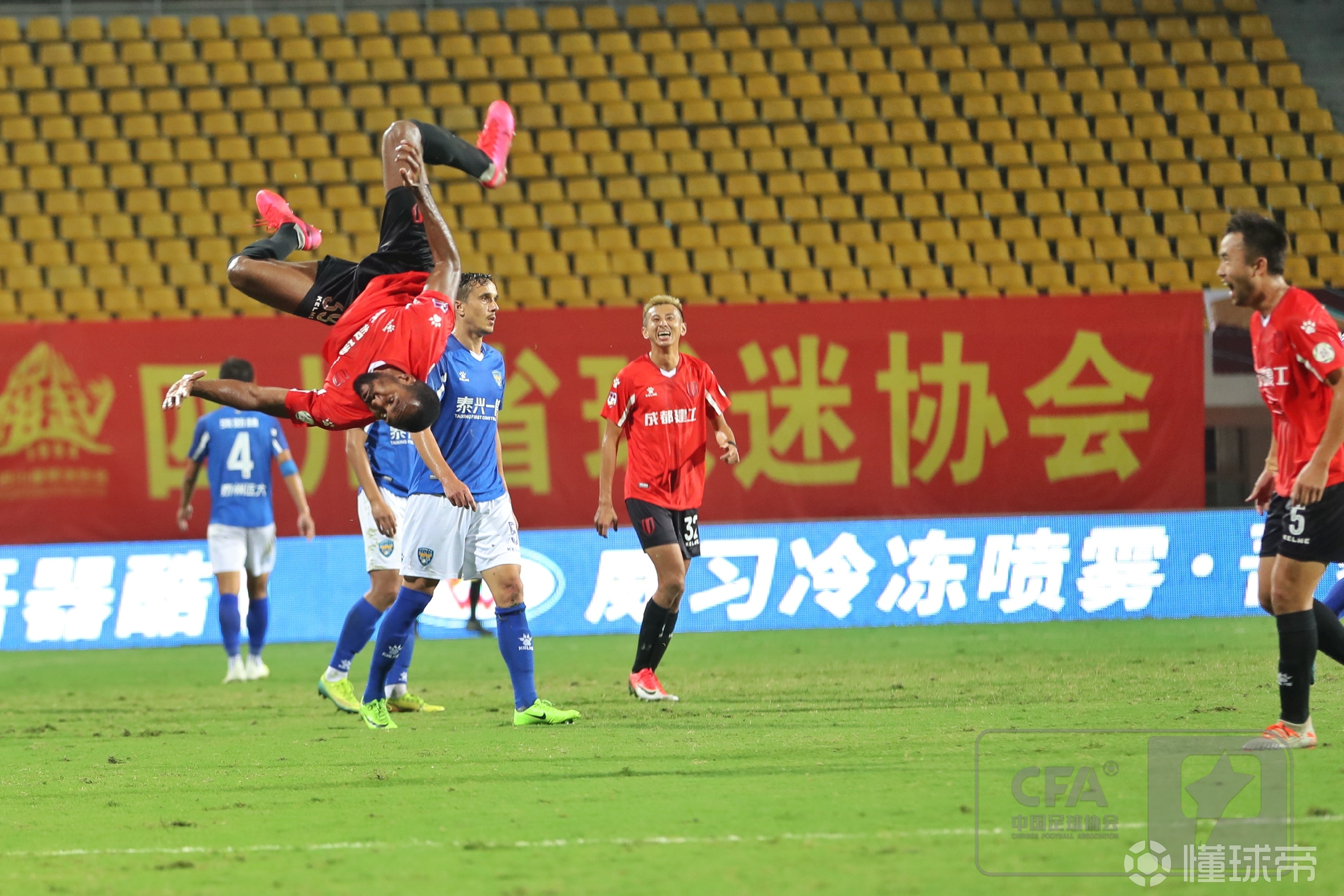 霍芬海姆将前往亚琛挑战对手,全力以赴争取胜利 霍芬海姆将前往亚琛挑战对手,全力以赴争取胜利