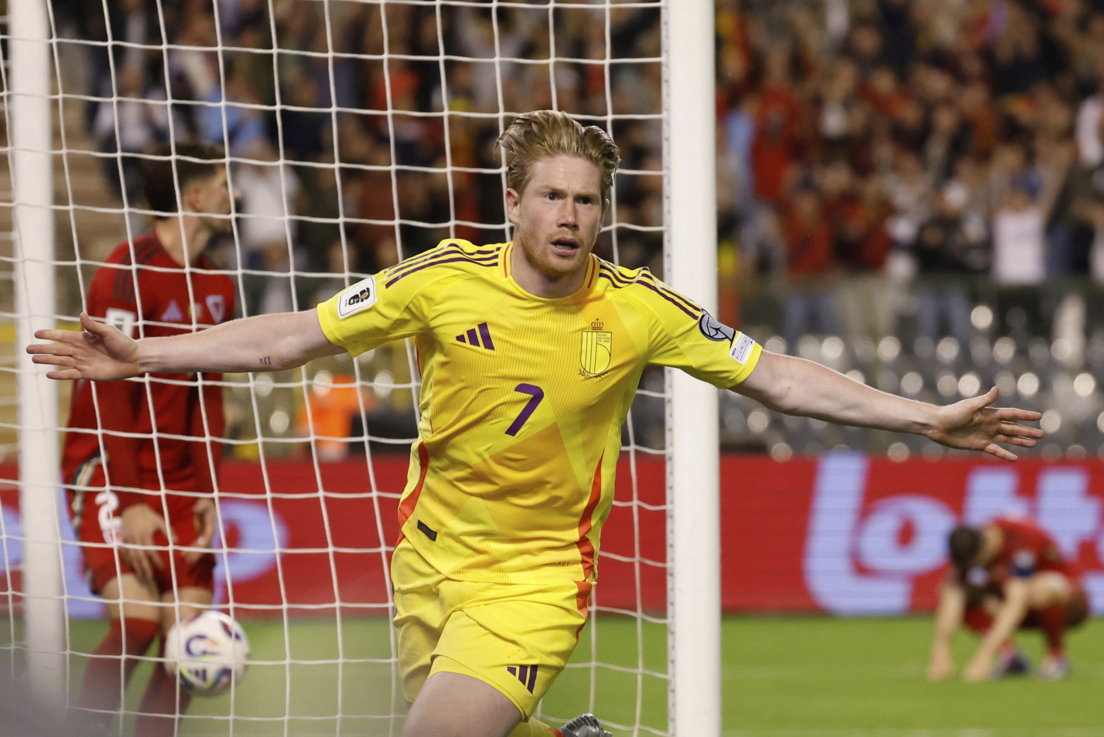 威尔士队在欧预赛中力挫对手，赢得掌声！