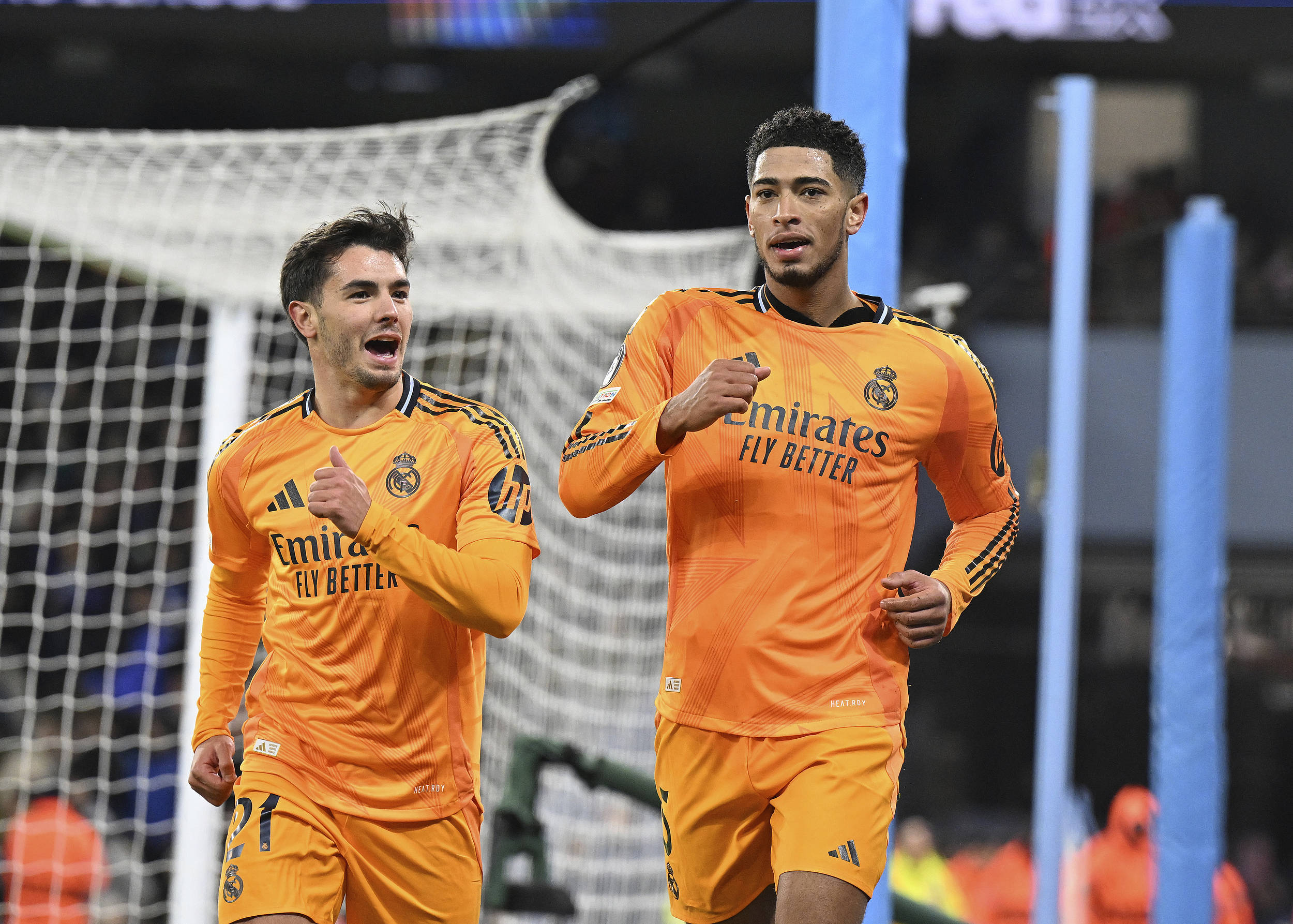 开云体育APP下载-欧锦赛预选赛精彩纷呈，加索尔兄弟合力出击