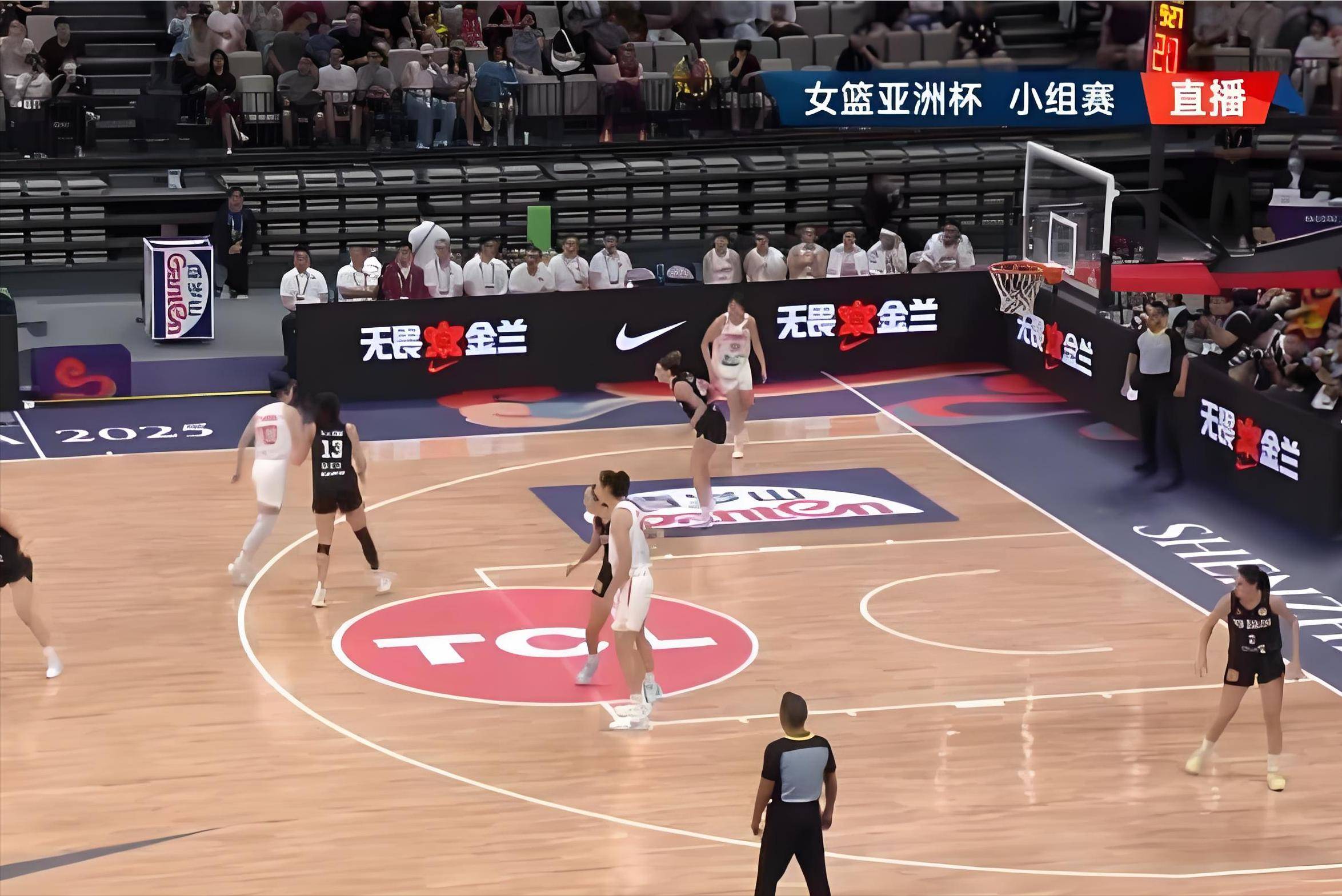 开云体育官网-北极洲女篮精英联赛半决赛精彩纷呈，高潮迭起