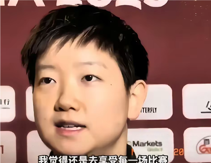 毛里求斯拳击选手拼尽全力，夺得金牌