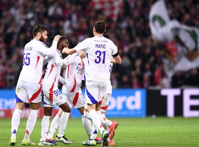 里昂主场失分，遭遇近期首场失利