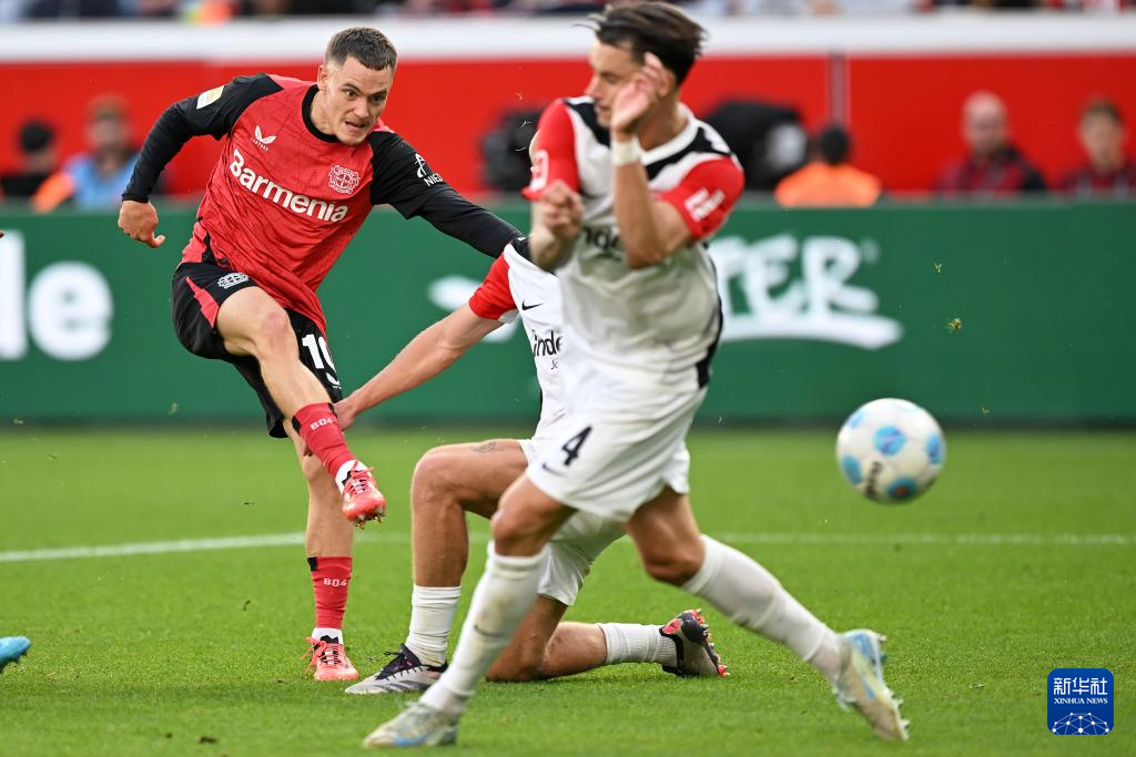 开云APP-法兰克福队在德国足球联赛上大获胜利