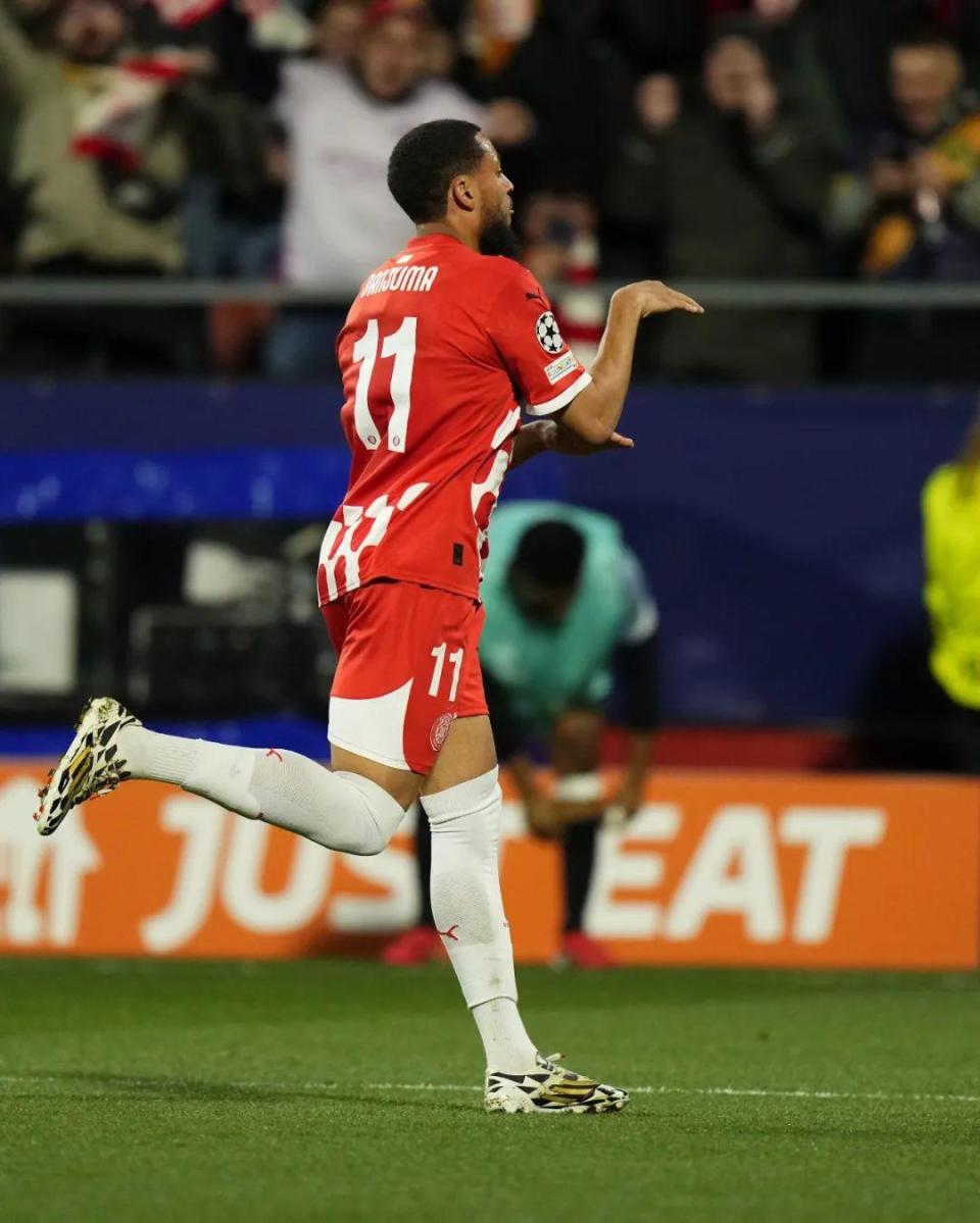 开云APP-皇马客场逆袭成功，扳平局面