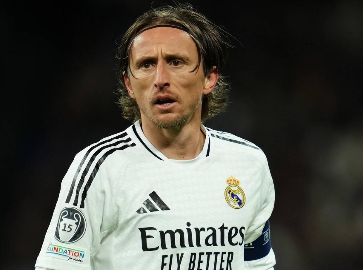 包含皇马中场大将康复,将重回球场的词条 包含皇马中场大将康复,将重回球场的词条