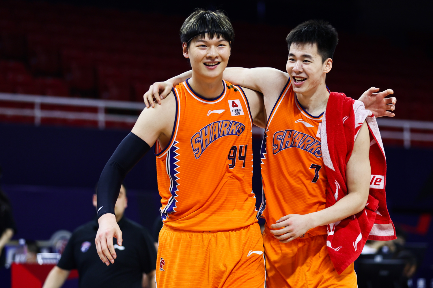 开云平台-上海队在场上展现出色表现，获胜比赛的简单介绍