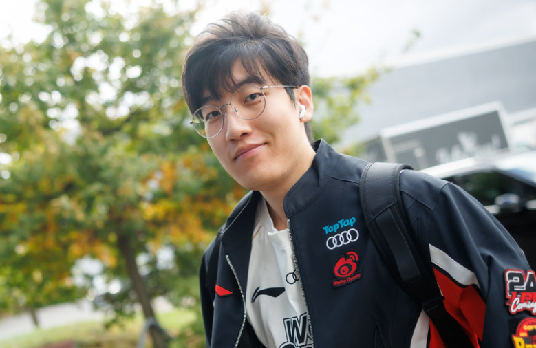 开云体育下载-DK绝杀G2，Crisp团战一打五顶尖较量小组赛，锁定晋级资格的简单介绍