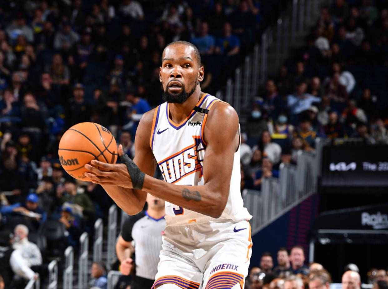 勇士队终场逆转，成功击败太阳队