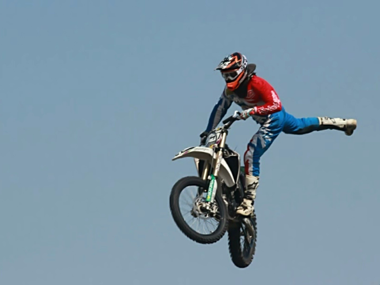 挑战极限：运动员们勇攀高峰