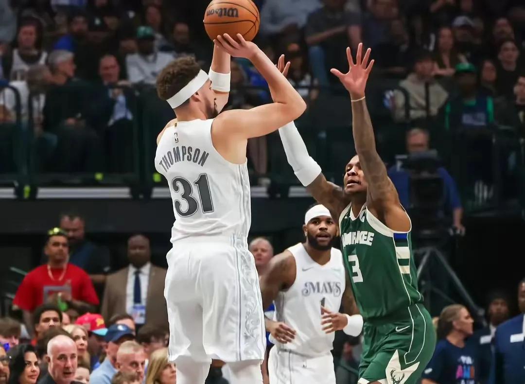 开云体育官网-独行侠完胜福建队，利拉德扛起全队的简单介绍