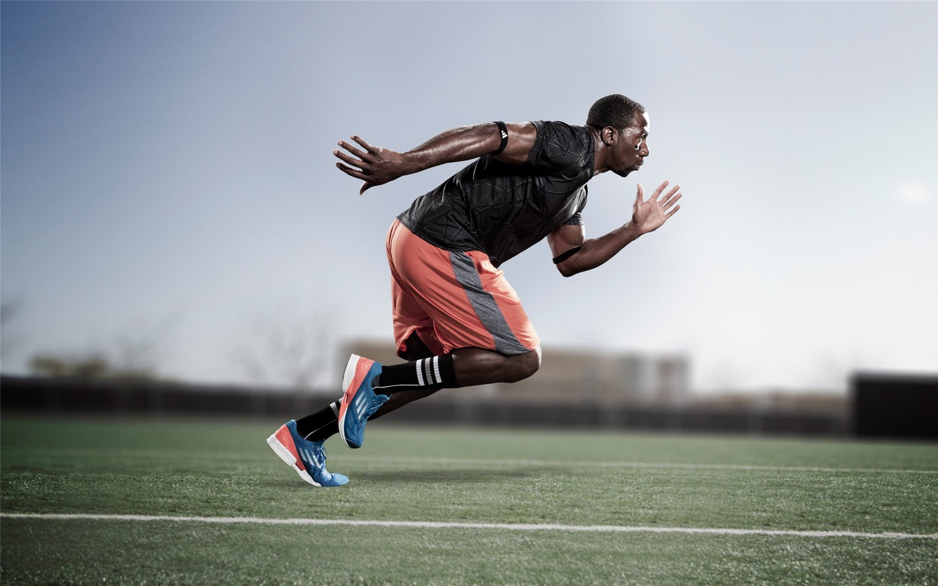 开云体育入口-2026世界杯之夜，英格拉姆的蓝宝石，只闪耀一次的唯一光芒